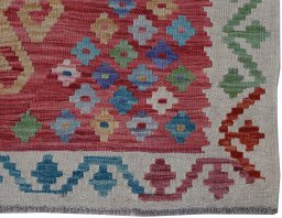 Close-up detail of New Modern Design rug from Pakistan showing Wool weave