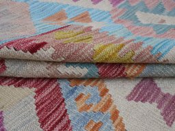 Close-up detail of New Modern Design rug from Pakistan showing Wool weave