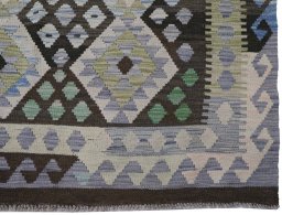 Close-up detail of New Modern Design rug from Pakistan showing Wool weave