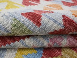 Close-up detail of New Modern Design rug from Pakistan showing Wool weave