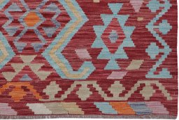 Close-up detail of New Modern Design rug from Pakistan showing Wool weave