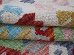 Close-up detail of New Modern Design rug from Pakistan showing Wool weave