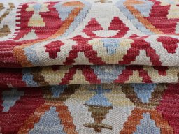Close-up detail of New Modern Design rug from Pakistan showing Wool weave