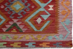 Close-up detail of New Modern Design rug from Pakistan showing Wool weave