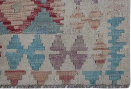 Close-up detail of New Modern Design rug from Pakistan showing Wool weave
