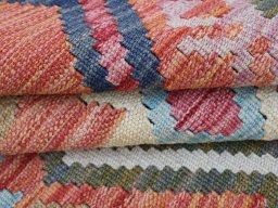 Close-up detail of New Modern Design rug from Pakistan showing Wool weave