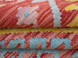 Close-up detail of New Modern Design rug from Pakistan showing Wool weave
