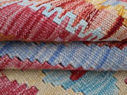 Close-up detail of New Modern Design rug from Pakistan showing Wool weave