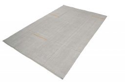 Corner detail of New Modern Design rug showing border pattern and Wool pile
