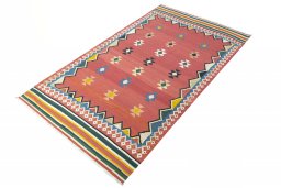 Corner detail of New Modern Design rug showing border pattern and Wool pile