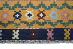 Central medallion detail of New Modern Design rug from Iran / Persia