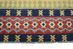 Central medallion detail of New Modern Design rug from Iran / Persia