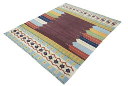 Corner detail of New Modern Design rug showing border pattern and Wool pile