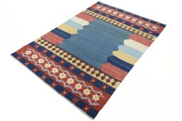 Corner detail of New Modern Design rug showing border pattern and Wool pile