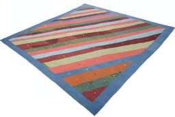 Corner detail of New Modern Design rug showing border pattern and Wool pile