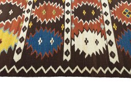 Central medallion detail of New Modern Design rug from Iran / Persia