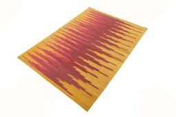 Corner detail of New Modern Design rug showing border pattern and Wool pile
