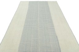 Close-up detail of New Modern Design rug from Iran / Persia showing Wool weave