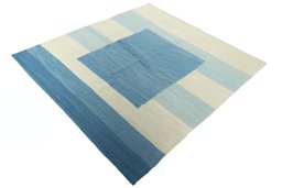 Corner detail of New Modern Design rug showing border pattern and Wool pile