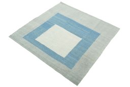 Corner detail of New Modern Design rug showing border pattern and Wool pile
