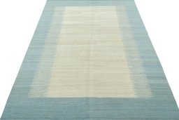 Close-up detail of New Modern Design rug from Pakistan showing Wool weave