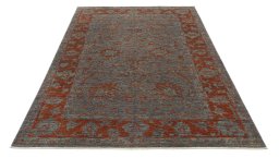 Surface texture of New Farahan rug with natural Wool and intricate pattern