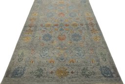 Surface texture of New Mahli rug with natural Wool and intricate pattern