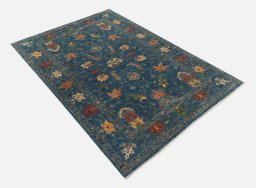 Corner detail of New Farahan rug showing border pattern and Wool pile