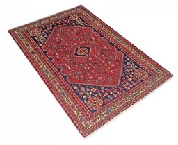 Corner detail of New Abadeh rug showing border pattern and Wool pile