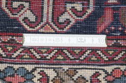 Central medallion detail of New Abadeh rug from Iran / Persia