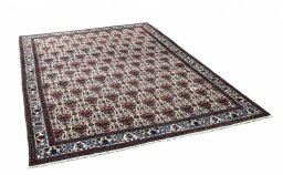 Corner detail of 1950s Abadeh rug showing border pattern and Wool pile