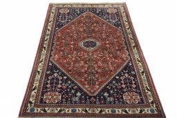 Surface texture of New Abadeh rug with natural Wool and intricate pattern