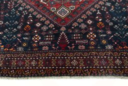 Close-up detail of 1950s Abadeh rug from Iran / Persia showing Wool weave