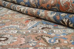 Close-up detail of 1950s Bakhtiar rug from Iran / Persia showing Wool weave