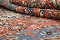 Close-up detail of 1940s Bakhtiar rug from Iran / Persia showing Wool weave