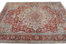 Backside of handmade 1930s Bakhtiar rug showing knot structure and weave density