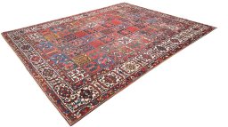 Corner detail of 1920s Bakhtiar rug showing border pattern and Wool pile