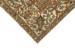 Backside of handmade 1920s Bakhtiar rug showing knot structure and weave density