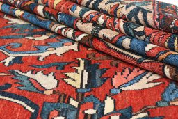 Surface texture of 1900s Bakhtiar rug with natural Wool and intricate pattern