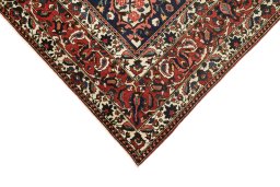 Central medallion detail of 1930s Bakhtiar rug from Iran / Persia