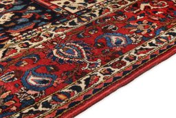 Close-up detail of 1930s Bakhtiar rug from Iran / Persia showing Wool weave