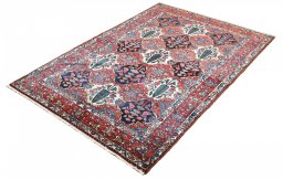 Close-up detail of 1950s Bakhtiar rug from Iran / Persia showing Wool weave