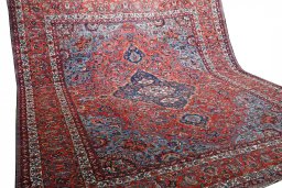 Close-up detail of 1930s Bakhtiar rug from Iran / Persia showing Wool weave