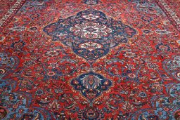 Close-up detail of 1930s Bakhtiar rug from Iran / Persia showing Wool weave