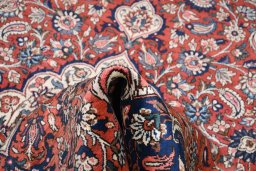 Close-up detail of 1930s Bakhtiar rug from Iran / Persia showing Wool weave