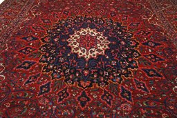 Central medallion detail of 1930s Bakhtiar rug from Iran / Persia
