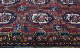 Corner detail of 1930s Bakhtiar rug showing border pattern and Wool pile