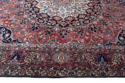 Close-up detail of 1930s Bakhtiar rug from Iran / Persia showing Wool weave