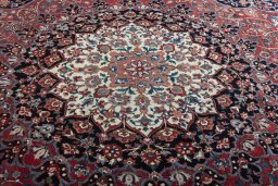 Central medallion detail of 1930s Bakhtiar rug from Iran / Persia