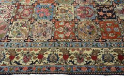 Close-up detail of 2000s Bakhtiar rug from Iran / Persia showing Wool weave